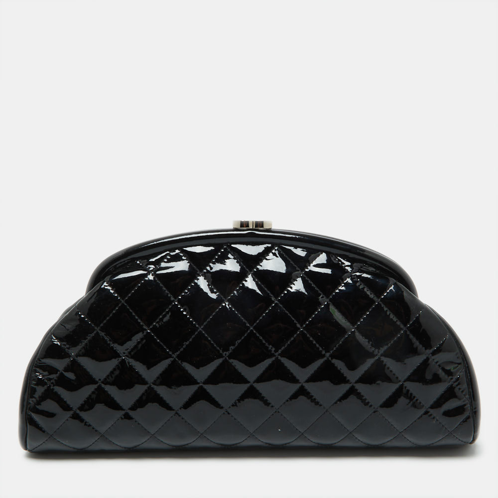 Chanel Pochette intemporelle en cuir verni matelassé noir