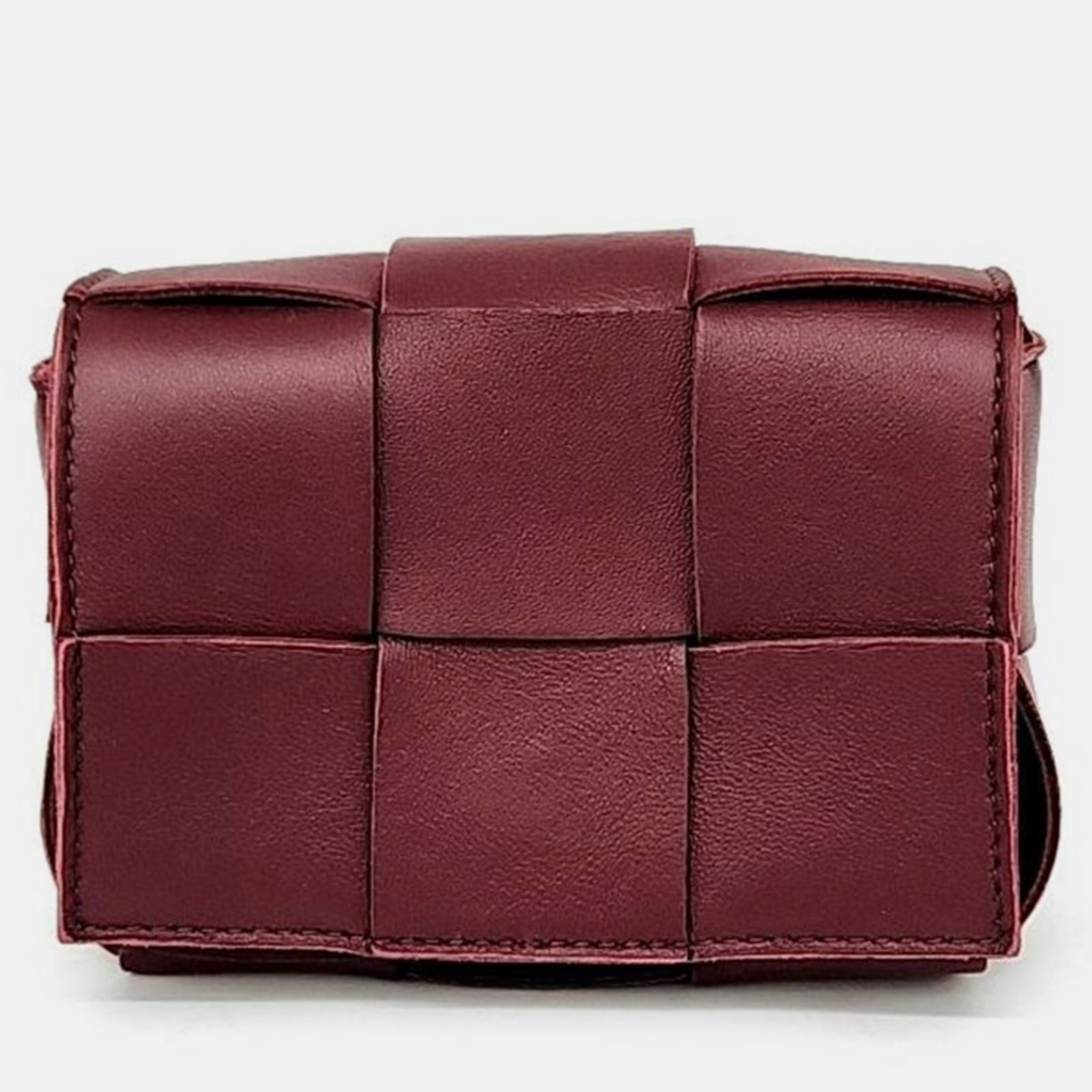 Bottega Veneta Sac bandoulière Cassette Maxi Intrecciato bordeaux