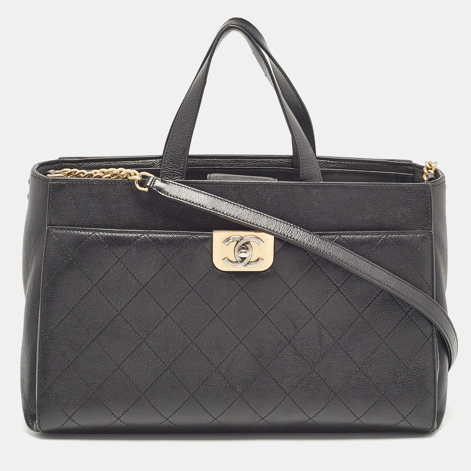 Chanel Sac fourre-tout droit en cuir caviar matelassé noir