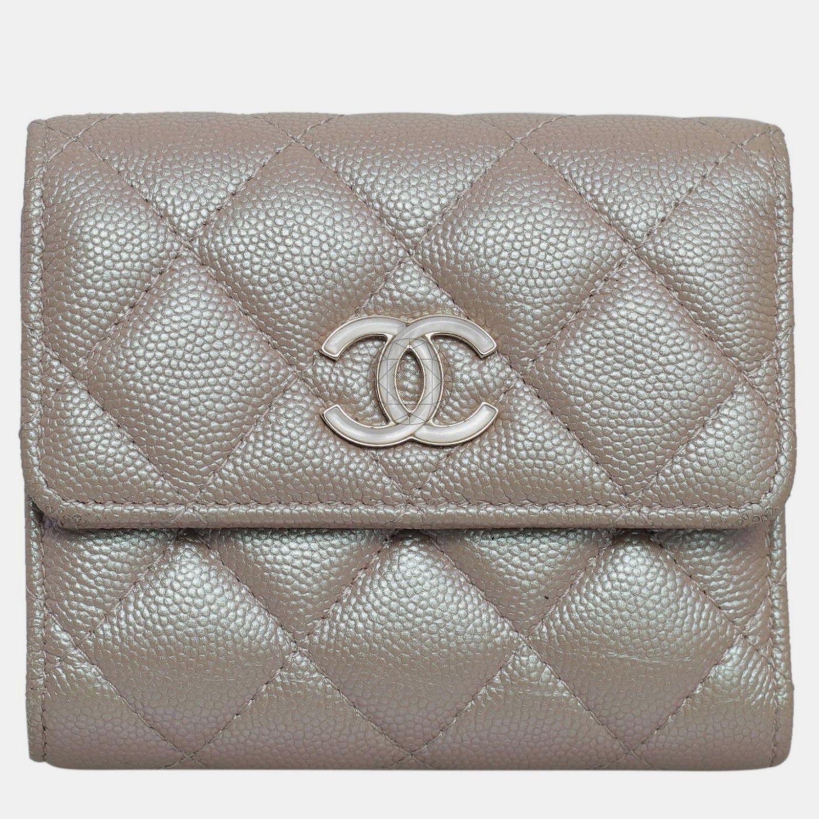 Chanel Portefeuille à trois volets beige irisé caviar