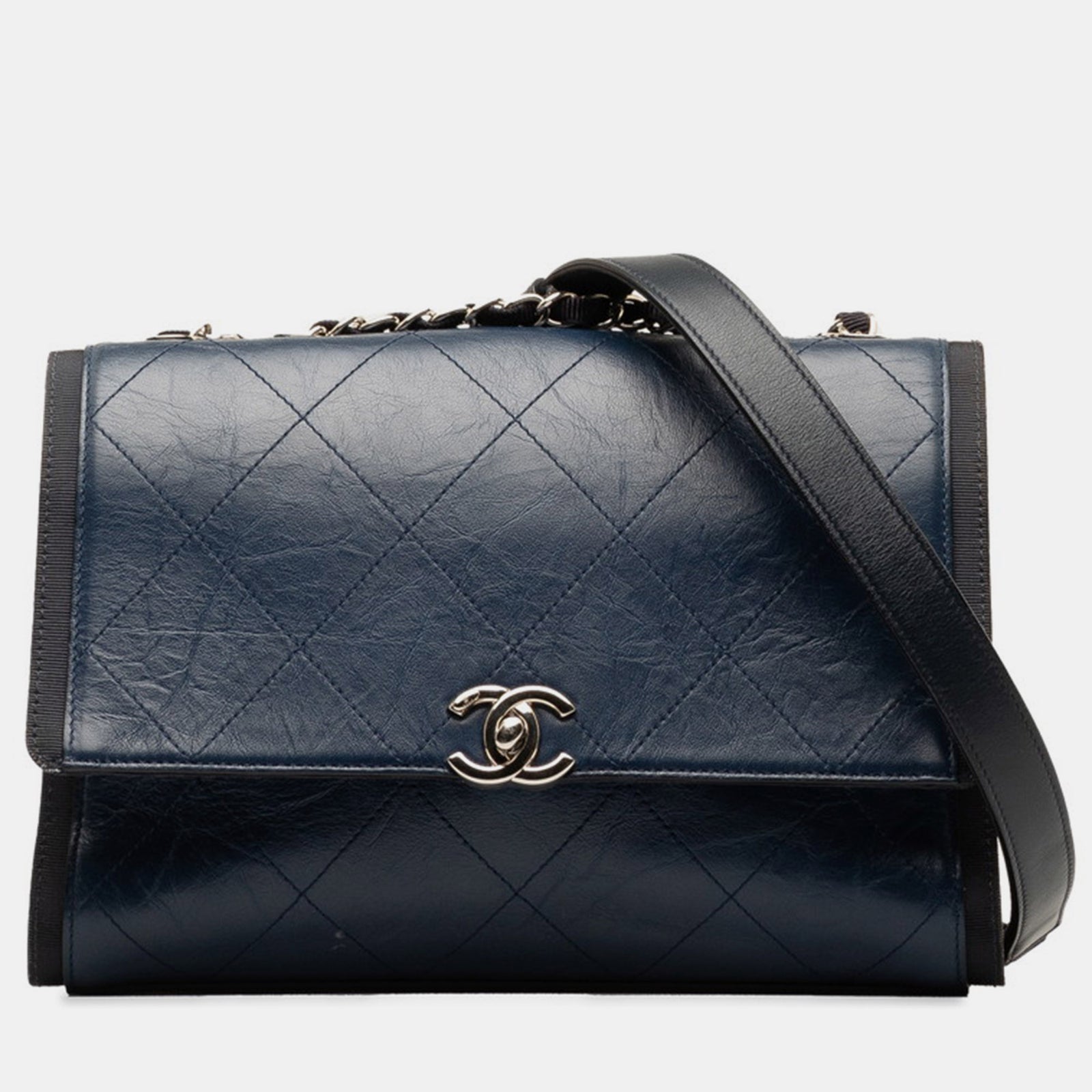 Chanel Sac bandoulière en cuir matelassé bleu