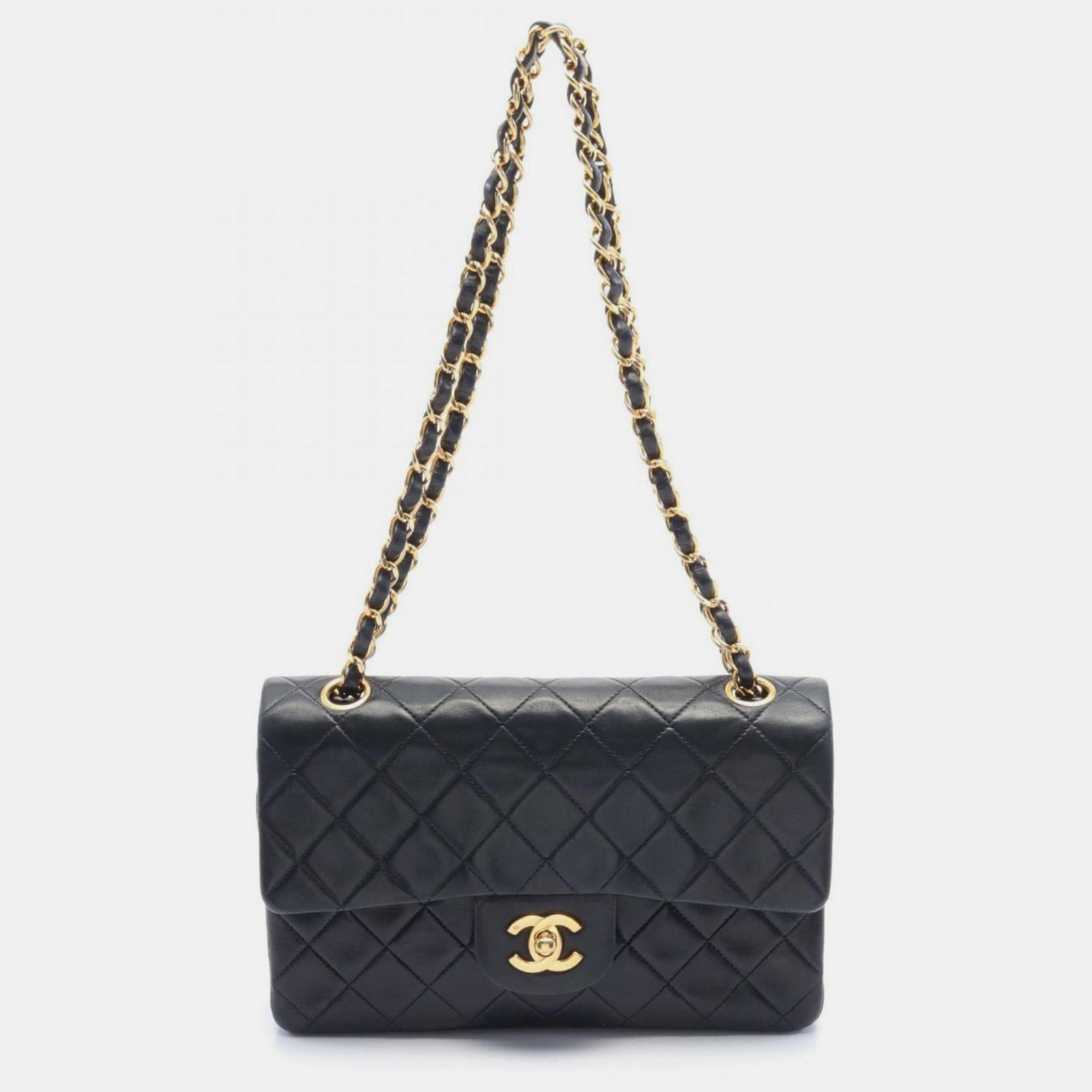 Chanel Kleine klassische Schultertasche aus schwarzem Lammleder mit Doppelklappe