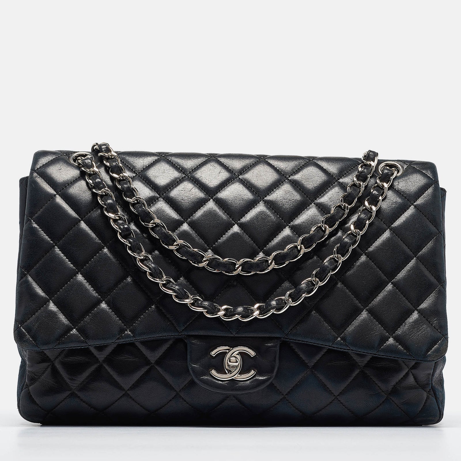 Chanel Sac à rabat classique maxi en cuir matelassé noir