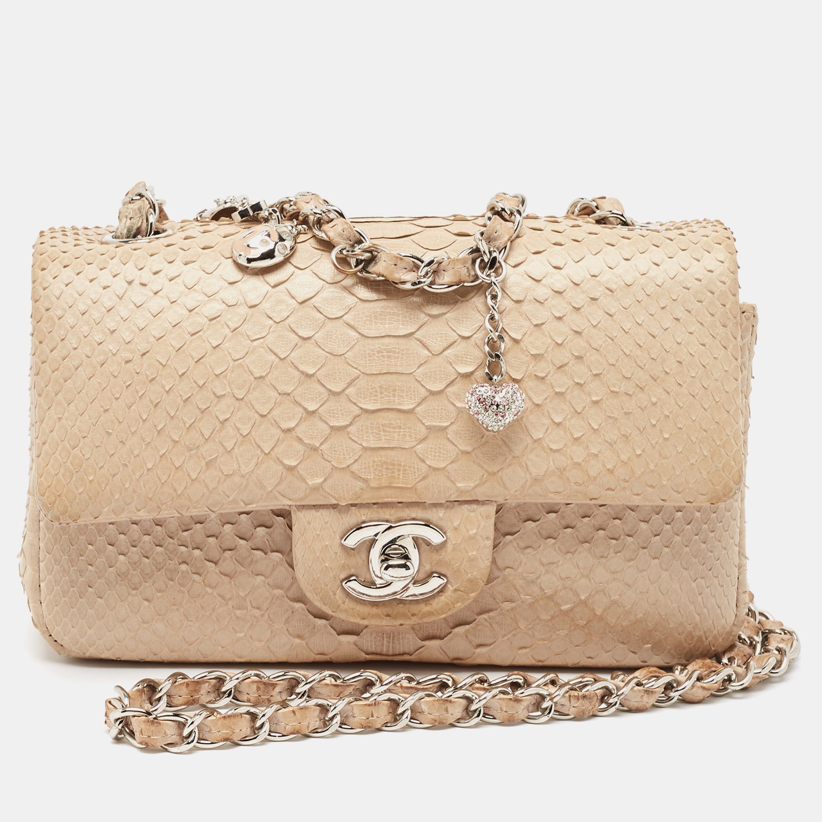 Chanel Petit sac à rabat simple en python beige