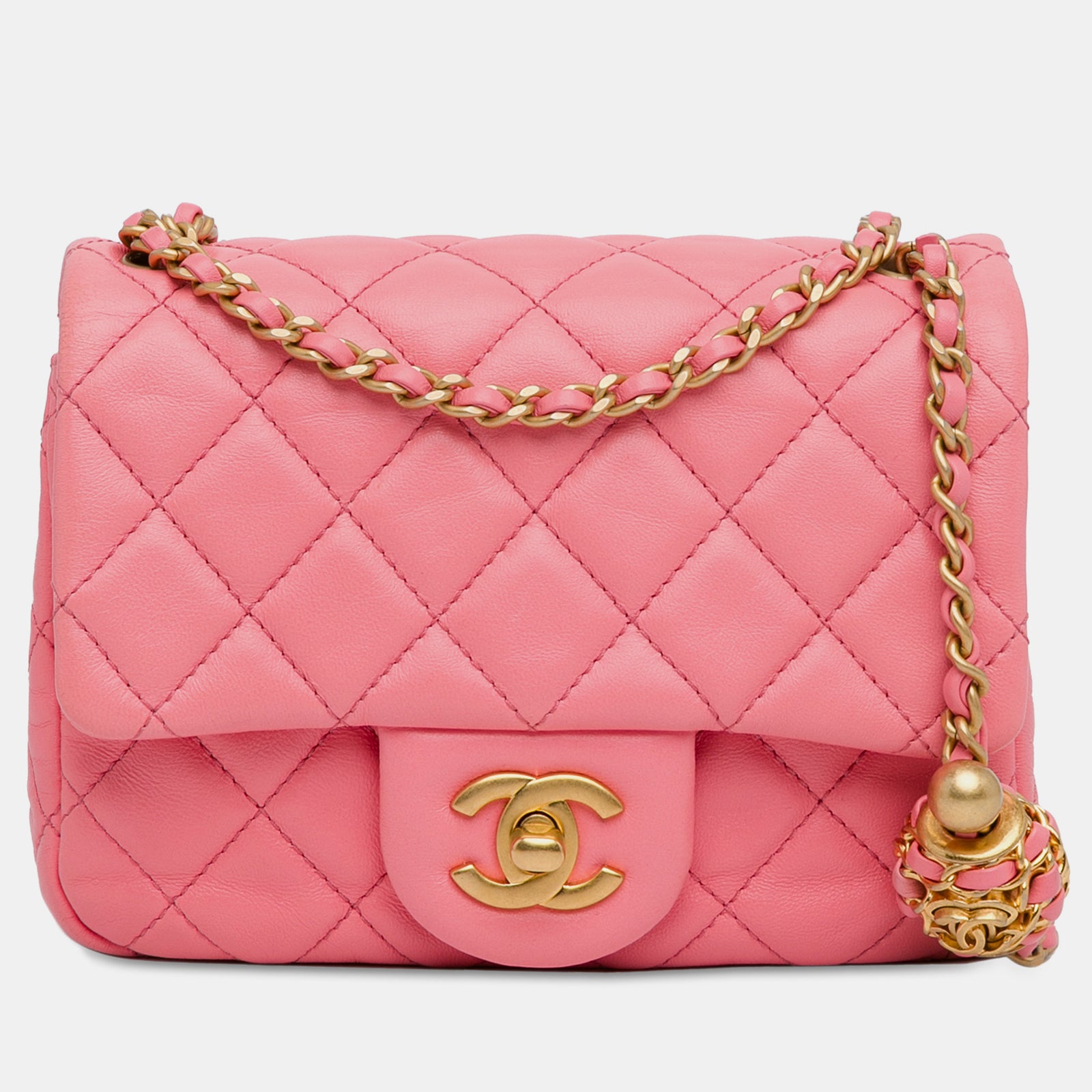 Chanel Mini sac carré classique en cuir d'agneau avec rabat perlé