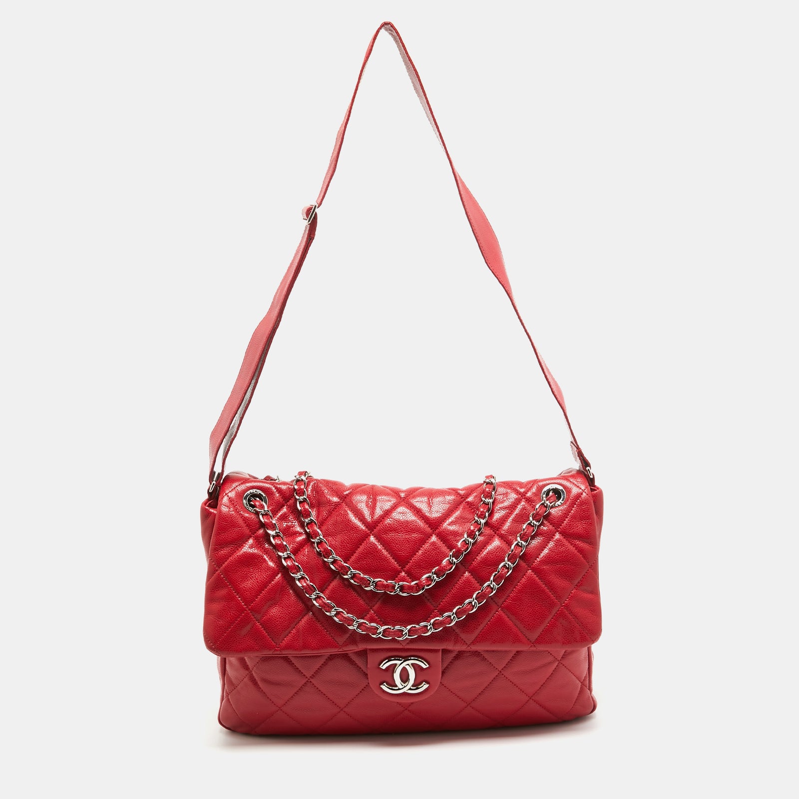 Chanel Sac messager à rabat classique XL en cuir caviar matelassé rouge