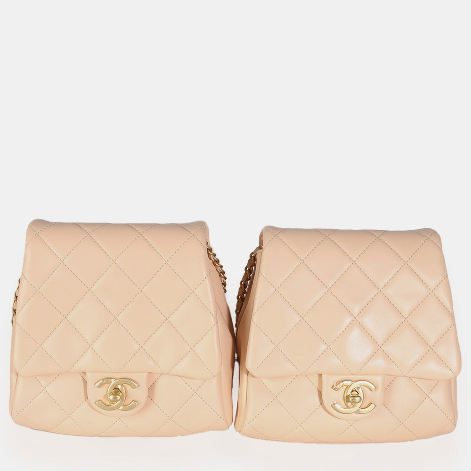 Chanel Beige, gesteppte Double-Side-Pack-Umhängetasche aus Lammleder