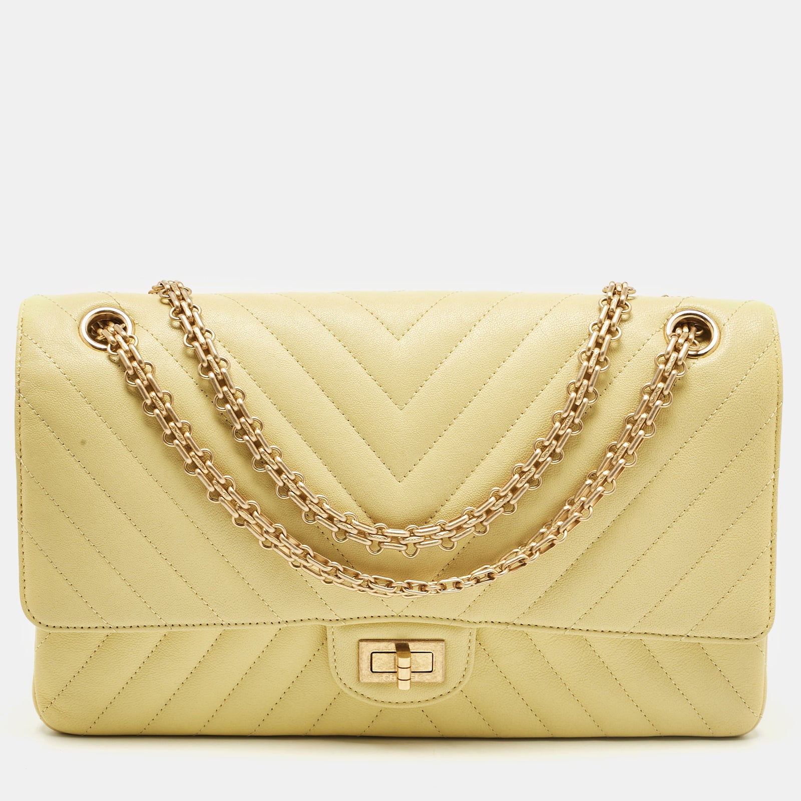 Chanel Gelbe Umhängetasche „Classic 227 Reissue 2.55“ aus Leder mit Chevron-Muster