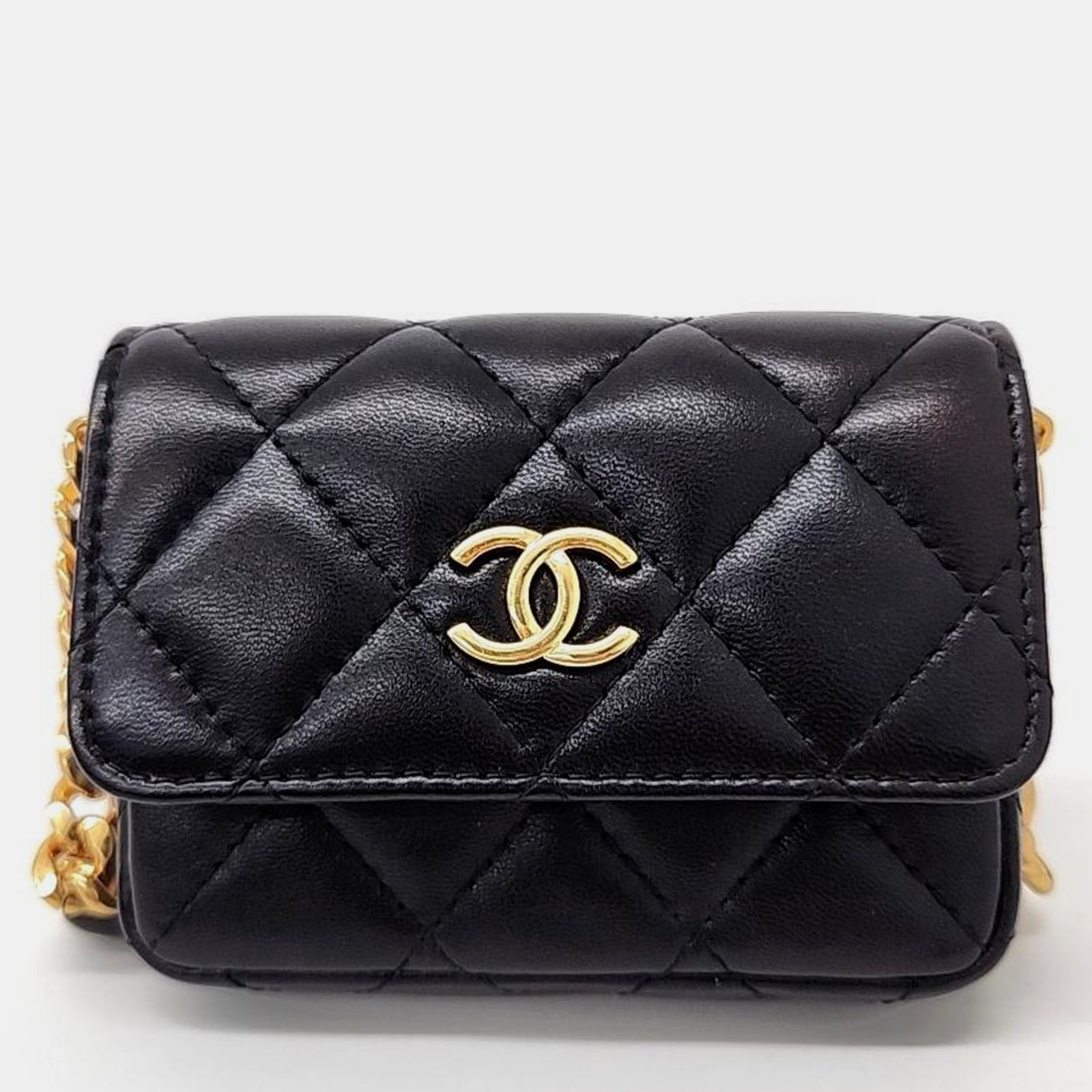 Chanel Sac ceinture en cuir d'agneau noir