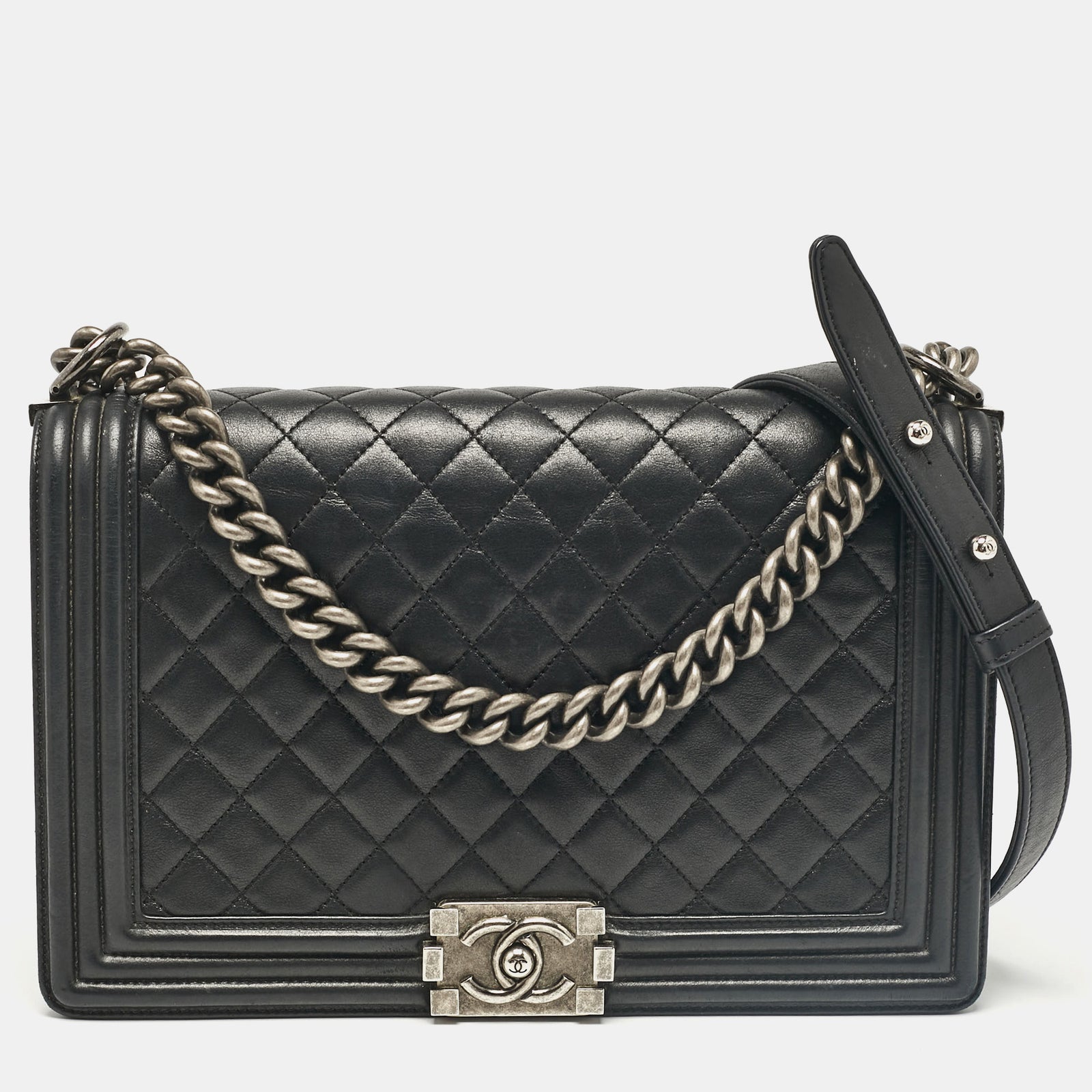 Chanel Schwarze mittelgroße New Boy-Tasche aus gestepptem Leder