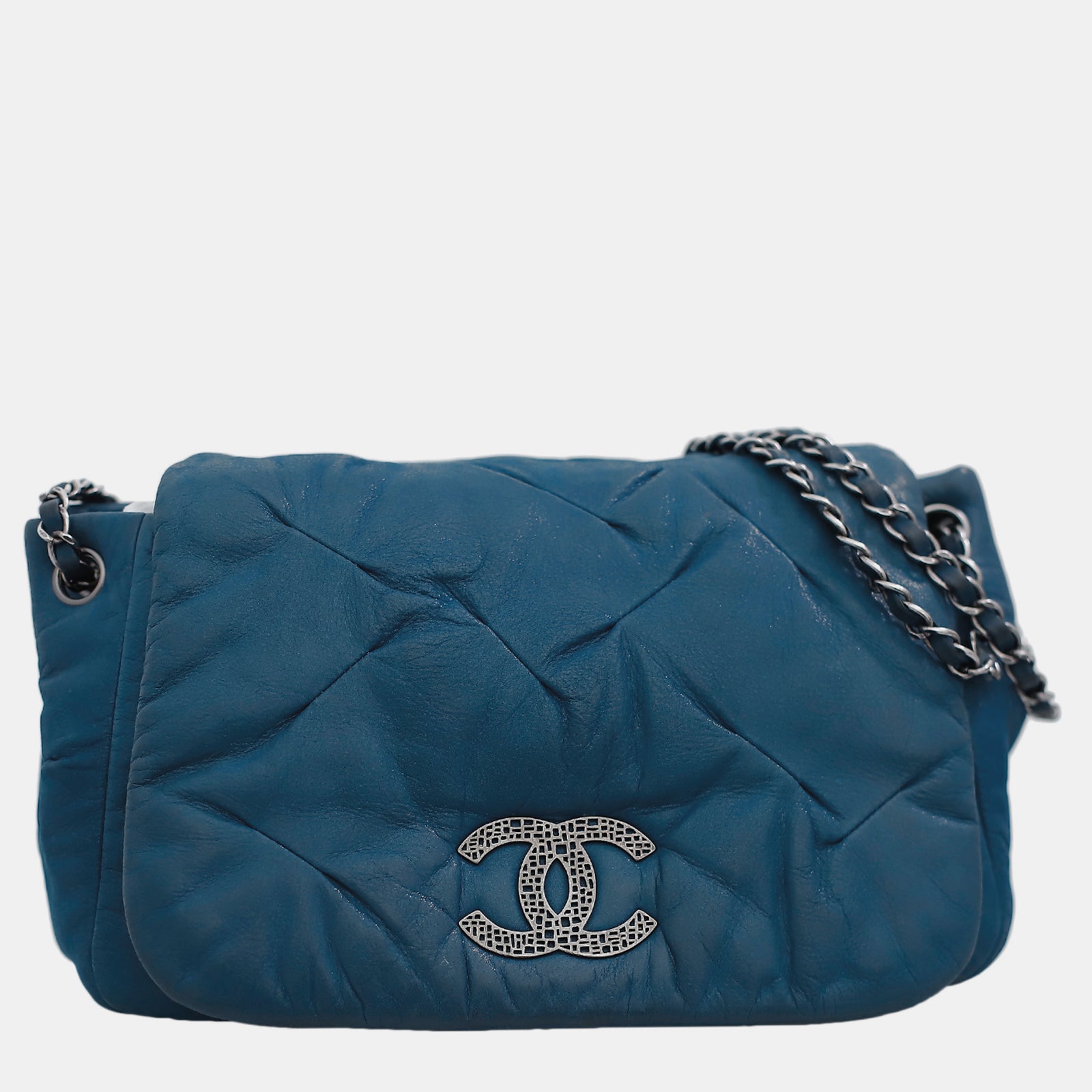 Chanel Sac à bandoulière à rabat en cuir bleu