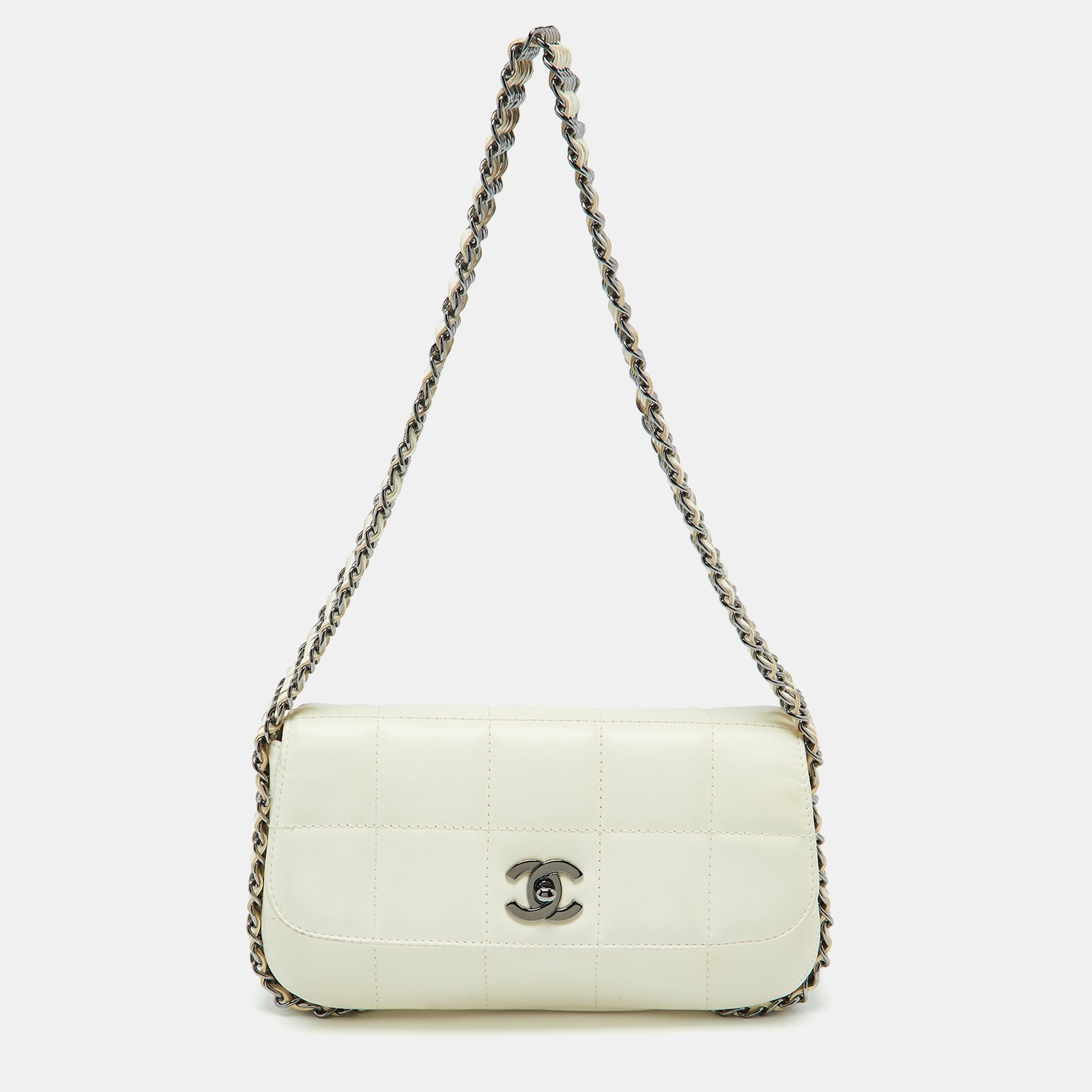 Chanel Sac à rabat classique carré en cuir matelassé blanc avec plusieurs chaînes