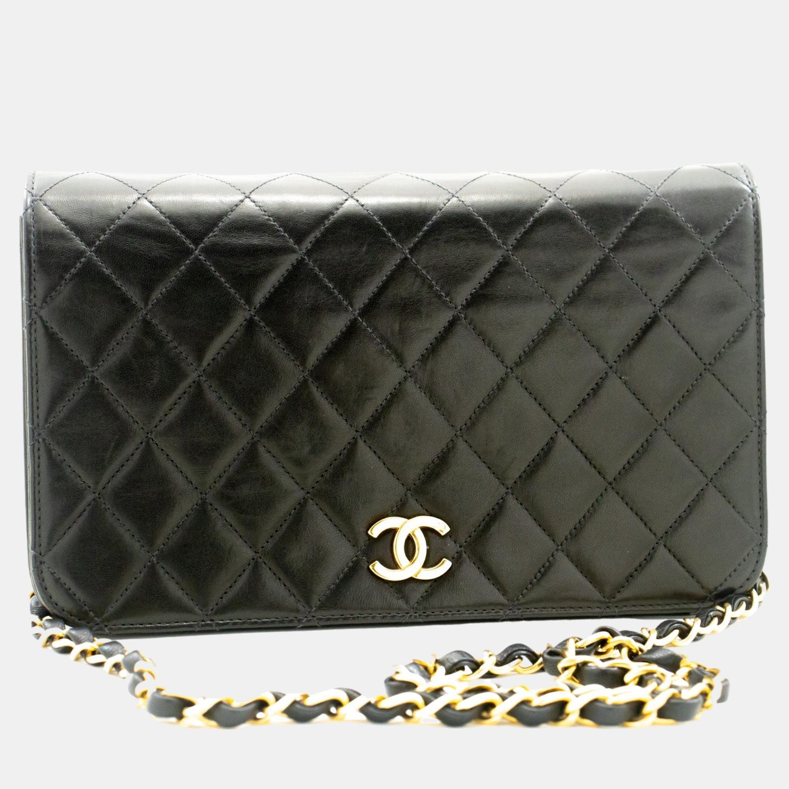 Chanel Sac à rabat en cuir noir