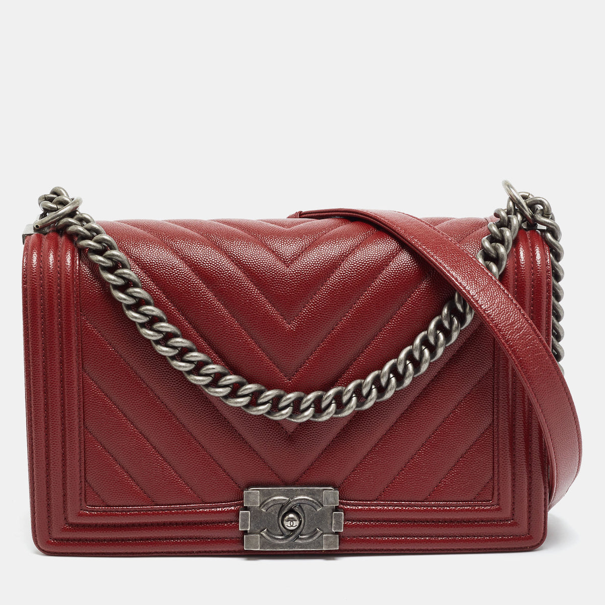 Chanel src:http://cdn.theluxurycloset.com/uploads/products/full/luxury-women-chanel-new-handbags-p1430229-001.jpg