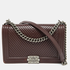 src:http://cdn.theluxurycloset.com/uploads/products/full/luxury-women-chanel-used-handbags-p1063683-013.jpg