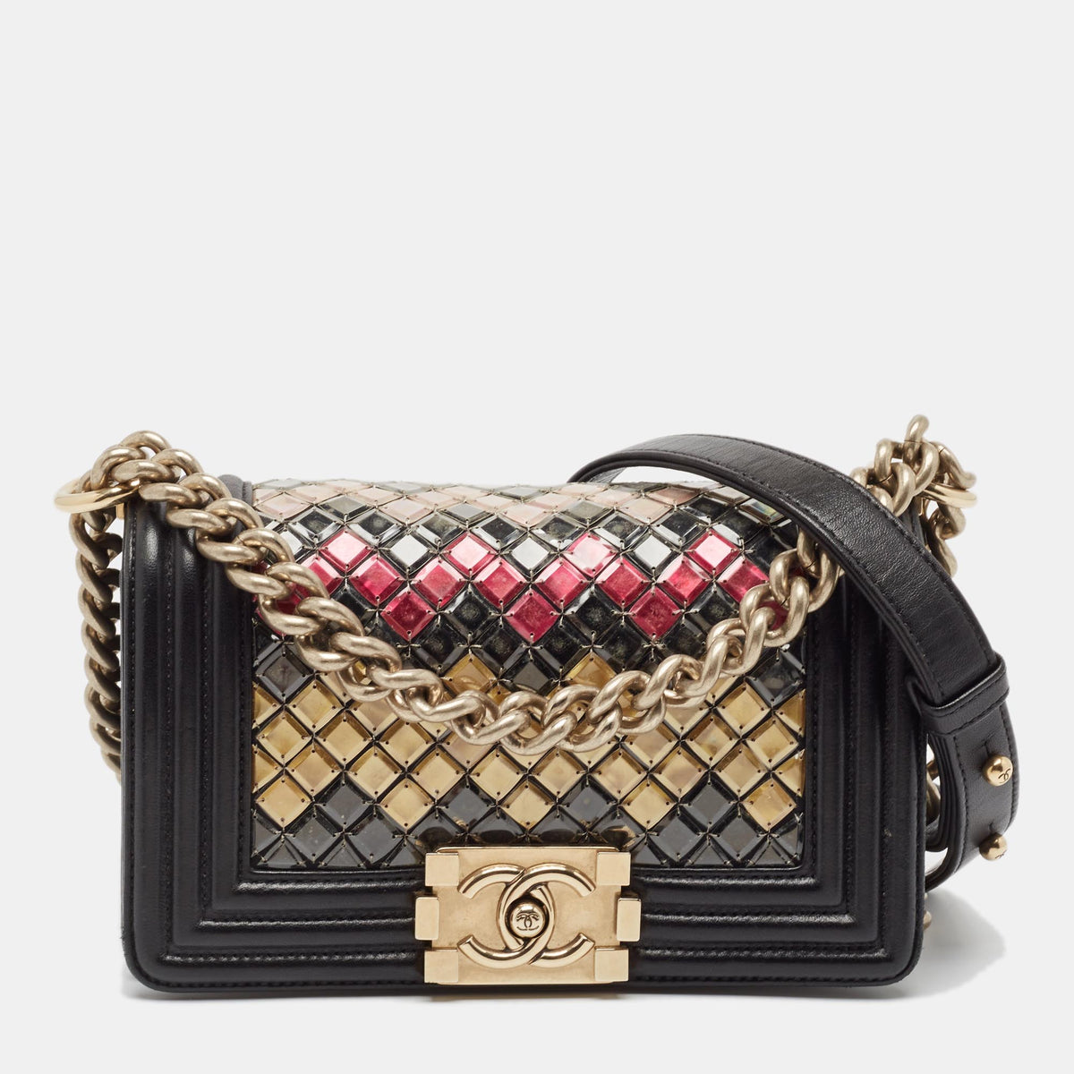 Chanel src:http://cdn.theluxurycloset.com/uploads/products/full/luxury-women-chanel-used-handbags-p1066786-008.jpg