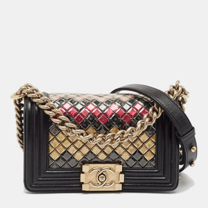 src:http://cdn.theluxurycloset.com/uploads/products/full/luxury-women-chanel-used-handbags-p1066786-008.jpg