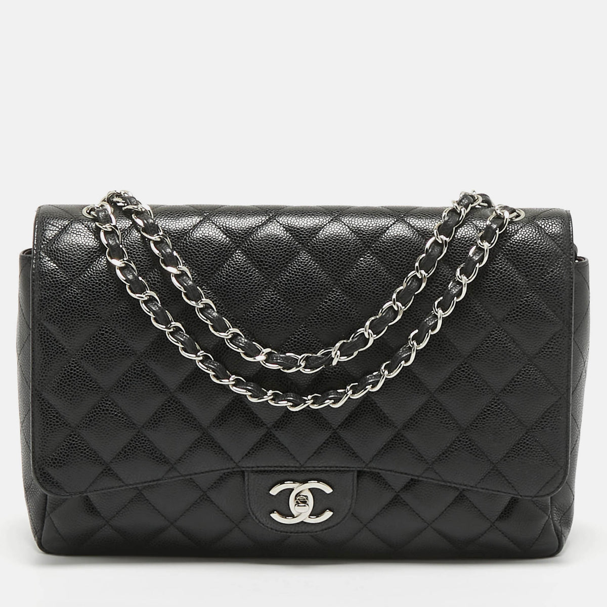 Chanel src:http://cdn.theluxurycloset.com/uploads/products/full/luxury-women-chanel-used-handbags-p1074081-014.jpg