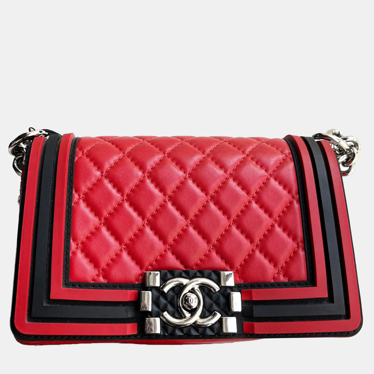 Chanel src:http://cdn.theluxurycloset.com/uploads/products/full/luxury-women-chanel-used-handbags-p1143503-003.jpg