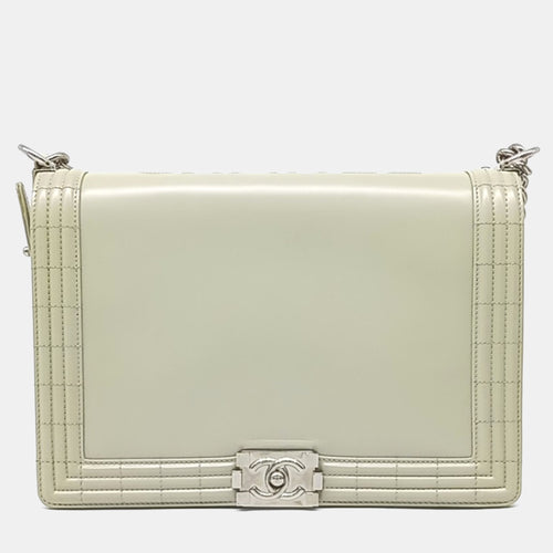 src:http://cdn.theluxurycloset.com/uploads/products/full/luxury-women-chanel-used-handbags-p1187481-001.jpg