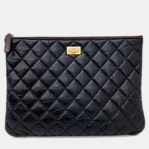 src:http://cdn.theluxurycloset.com/uploads/products/full/luxury-women-chanel-used-handbags-p1234966-001.jpg