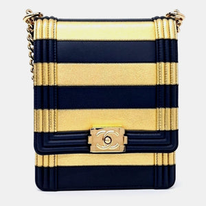 src:http://cdn.theluxurycloset.com/uploads/products/full/luxury-women-chanel-used-handbags-p1260711-003.jpeg