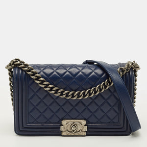 src:http://cdn.theluxurycloset.com/uploads/products/full/luxury-women-chanel-used-handbags-p1269265-001.jpg