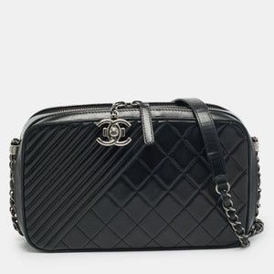 src:http://cdn.theluxurycloset.com/uploads/products/full/luxury-women-chanel-used-handbags-p1291551-001.jpg