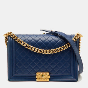 src:http://cdn.theluxurycloset.com/uploads/products/full/luxury-women-chanel-used-handbags-p1303203-013.jpg