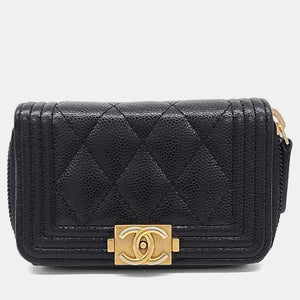 src:http://cdn.theluxurycloset.com/uploads/products/full/luxury-women-chanel-used-handbags-p1308700-001.jpg