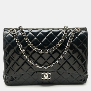 src:http://cdn.theluxurycloset.com/uploads/products/full/luxury-women-chanel-used-handbags-p1309869-001.jpg