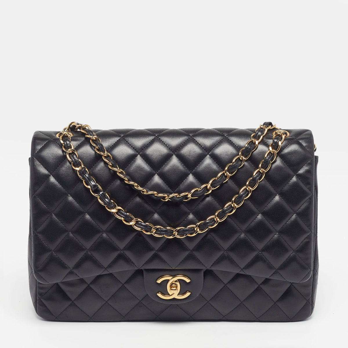 Chanel src:http://cdn.theluxurycloset.com/uploads/products/full/luxury-women-chanel-used-handbags-p1315669-001.jpg