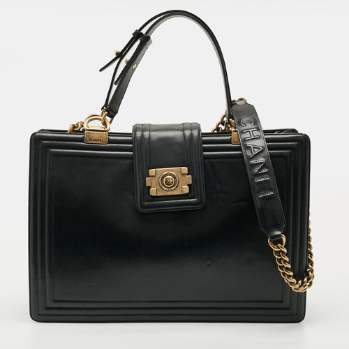 src:http://cdn.theluxurycloset.com/uploads/products/full/luxury-women-chanel-used-handbags-p1315851-001.jpg