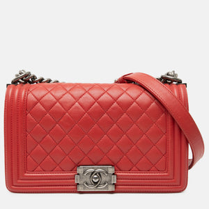 src:http://cdn.theluxurycloset.com/uploads/products/full/luxury-women-chanel-used-handbags-p1323076-007.jpg