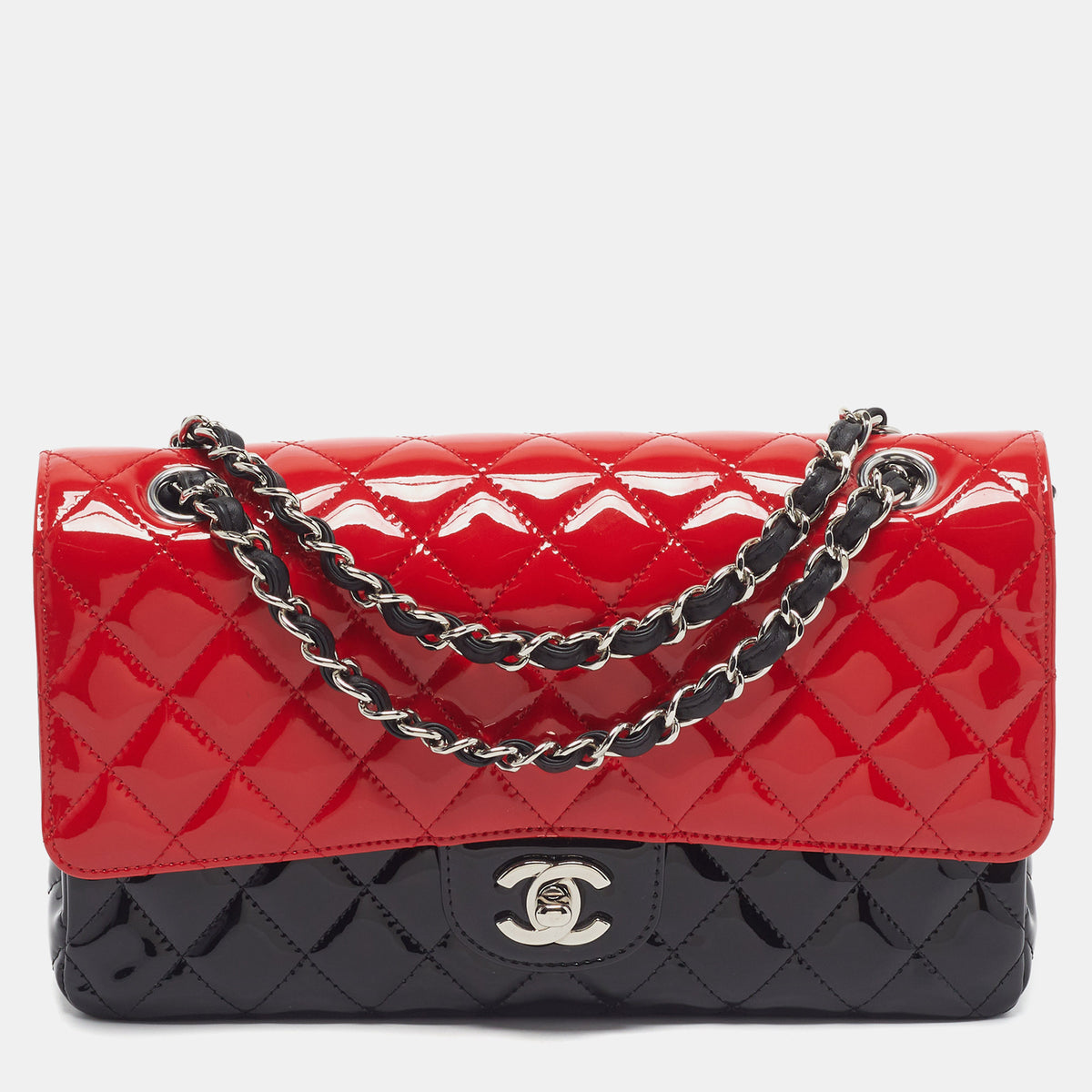 Chanel src:http://cdn.theluxurycloset.com/uploads/products/full/luxury-women-chanel-used-handbags-p1333156-001.jpg