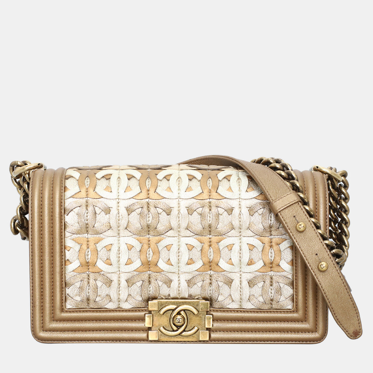 Chanel src:http://cdn.theluxurycloset.com/uploads/products/full/luxury-women-chanel-used-handbags-p1333358-001.jpg