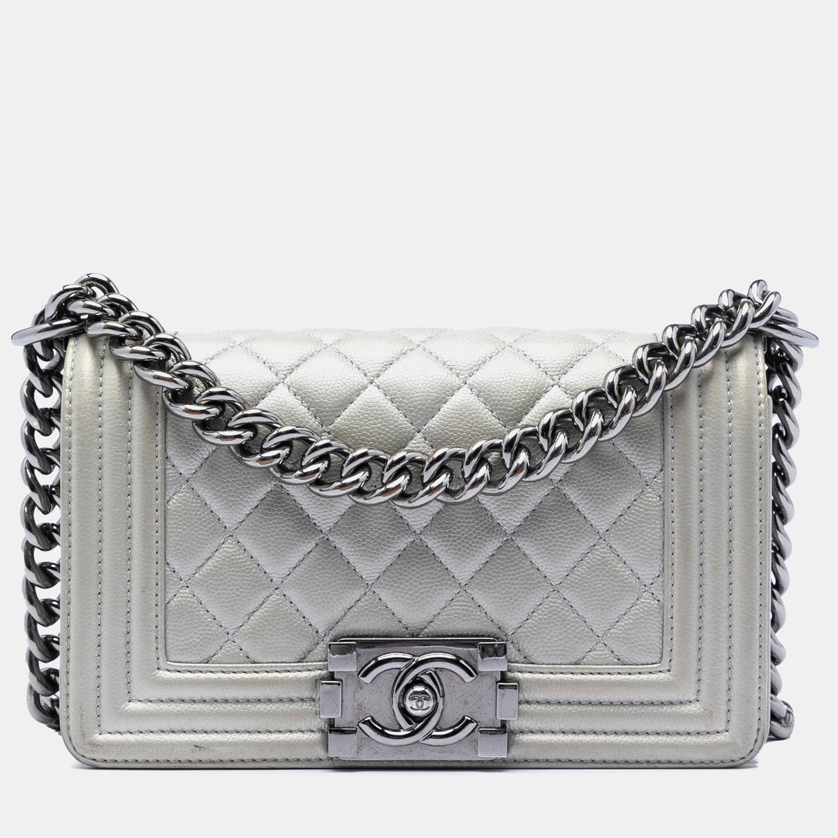 Chanel src:http://cdn.theluxurycloset.com/uploads/products/full/luxury-women-chanel-used-handbags-p1345477-003.jpg