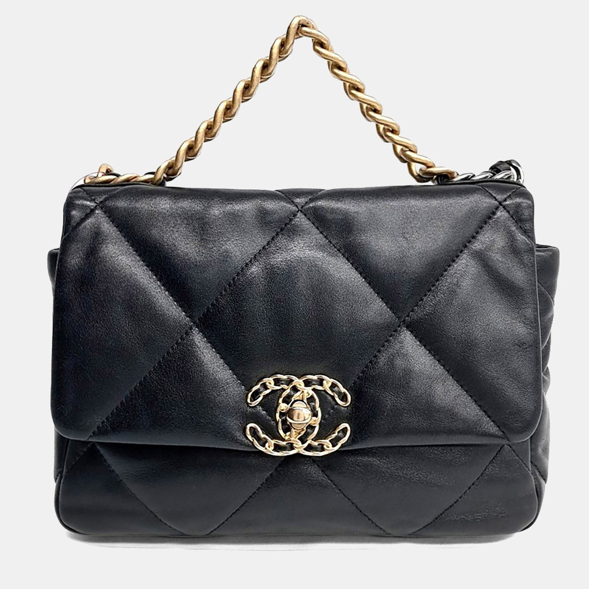 Chanel src:http://cdn.theluxurycloset.com/uploads/products/full/luxury-women-chanel-used-handbags-p1346009-004.jpg