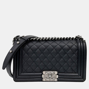 src:http://cdn.theluxurycloset.com/uploads/products/full/luxury-women-chanel-used-handbags-p1350195-004.jpg