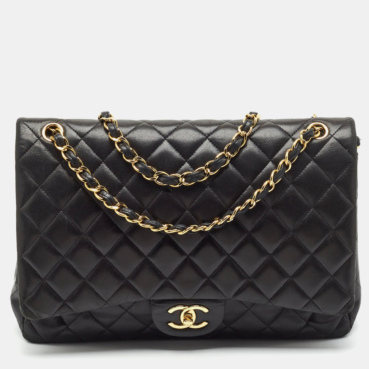 Chanel src:http://cdn.theluxurycloset.com/uploads/products/full/luxury-women-chanel-used-handbags-p1350238-001.jpg