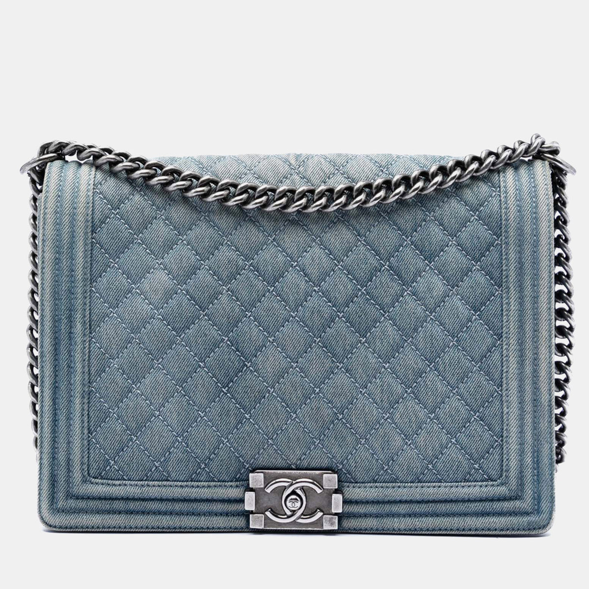 Chanel src:http://cdn.theluxurycloset.com/uploads/products/full/luxury-women-chanel-used-handbags-p1350860-001.jpg