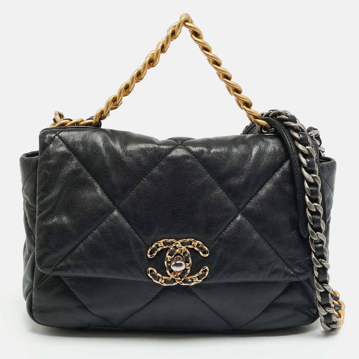 Chanel src:http://cdn.theluxurycloset.com/uploads/products/full/luxury-women-chanel-used-handbags-p1360201-001.jpg