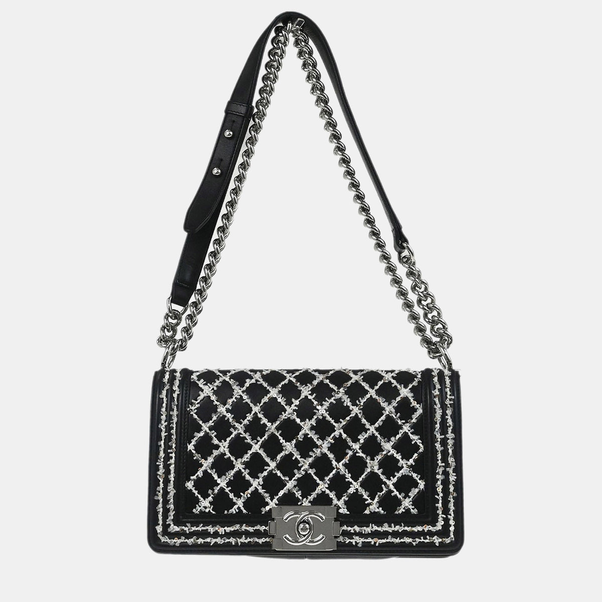 Chanel src:http://cdn.theluxurycloset.com/uploads/products/full/luxury-women-chanel-used-handbags-p1363004-007.jpg