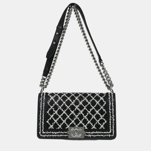 src:http://cdn.theluxurycloset.com/uploads/products/full/luxury-women-chanel-used-handbags-p1363004-007.jpg