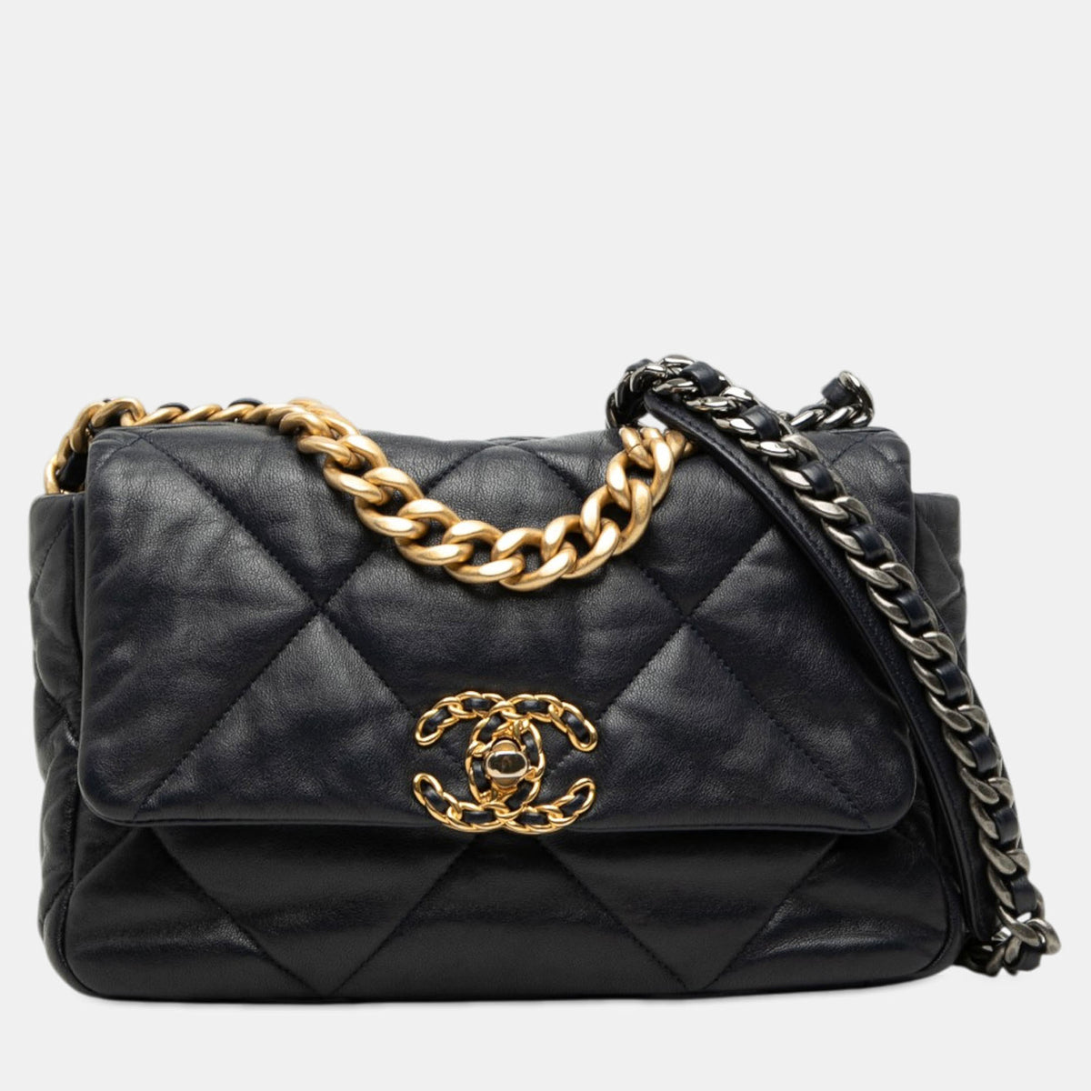 Chanel src:http://cdn.theluxurycloset.com/uploads/products/full/luxury-women-chanel-used-handbags-p1363035-001.jpg