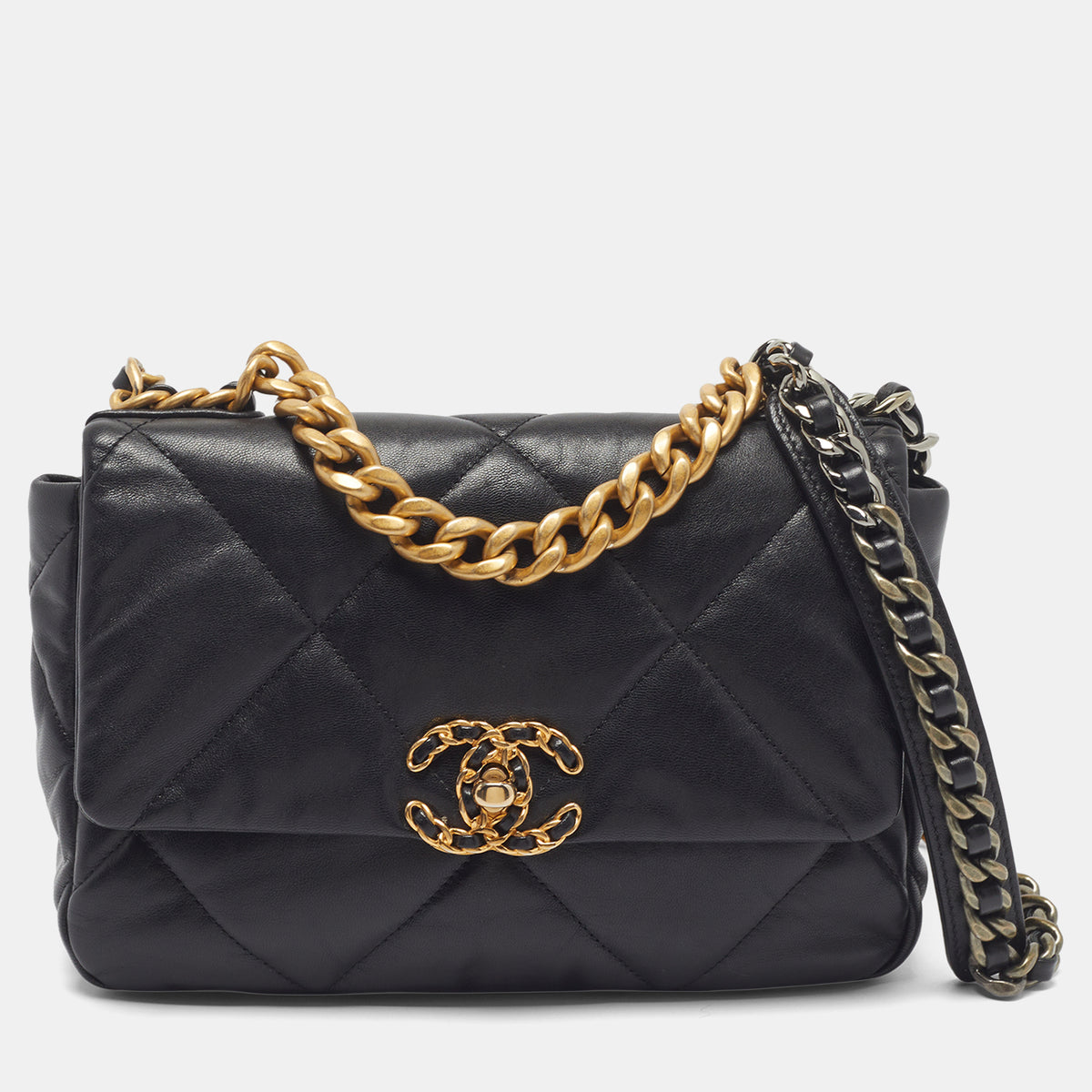 Chanel src:http://cdn.theluxurycloset.com/uploads/products/full/luxury-women-chanel-used-handbags-p1363882-001.jpg