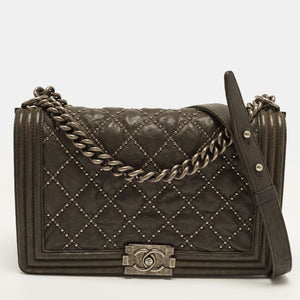 src:http://cdn.theluxurycloset.com/uploads/products/full/luxury-women-chanel-used-handbags-p1370333-001.jpg