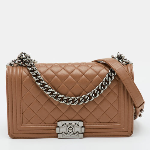 src:http://cdn.theluxurycloset.com/uploads/products/full/luxury-women-chanel-used-handbags-p1372474-001.jpg