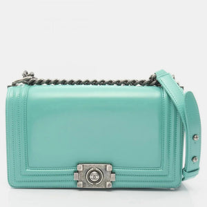 src:http://cdn.theluxurycloset.com/uploads/products/full/luxury-women-chanel-used-handbags-p1375227-006.jpg
