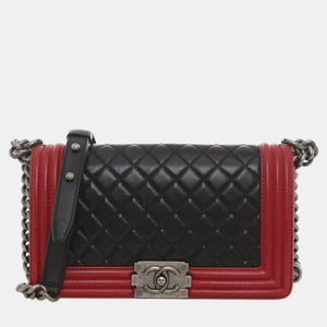 src:http://cdn.theluxurycloset.com/uploads/products/full/luxury-women-chanel-used-handbags-p1376645-008.jpg